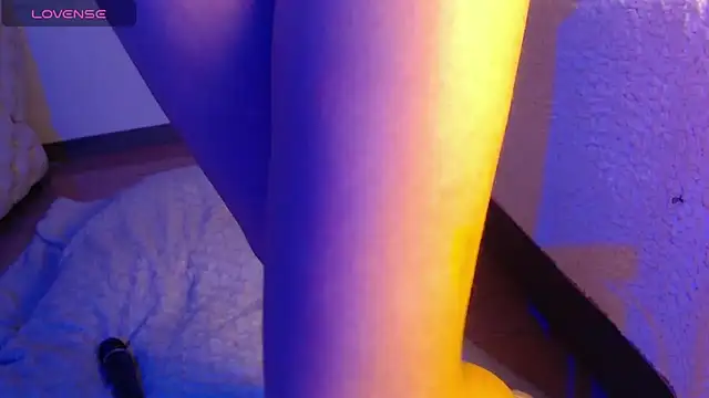 Snapshot of wet_valery chatting on 10.19.25 wet valery online show from 10.19.25