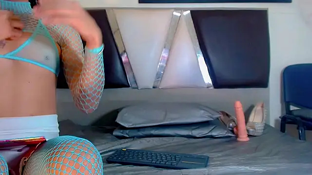 alexsandra kiss online show from 11.14.25