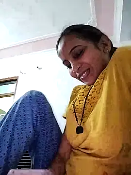 Hotty-Nidhi online show from 03.21.25