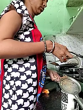 Hotty-Nidhi online show from 09.11.25