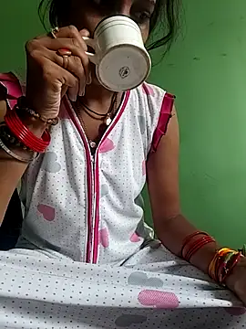 Hotty-Nidhi online show from 10.02.25