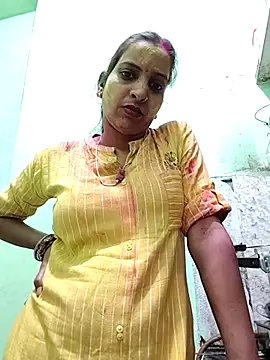 Hotty-Nidhi online show from 03.04.26