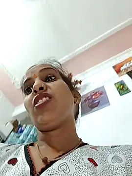 Hotty-Nidhi online show from 06.05.26