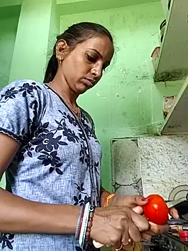 Hotty-Nidhi online show from 06.07.26