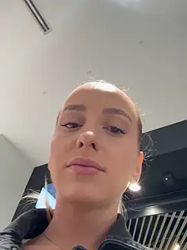 AlexisWhit online show from 09.25.25