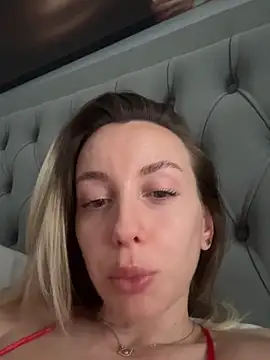 AlexisWhit online show from 10.23.25