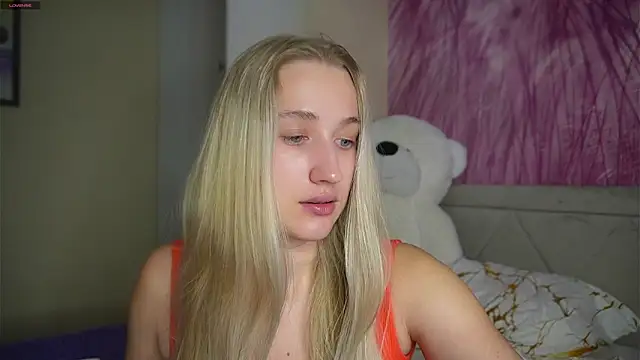 Eva Mia1 online show from 10.20.25