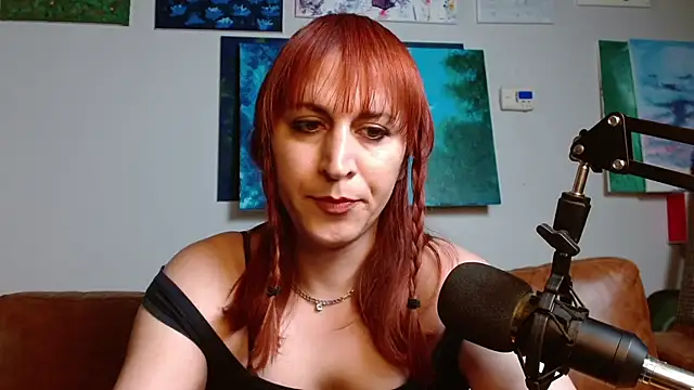 Snapshot of ChewyCandy chatting on 10.26.25 ChewyCandy online show from 10.26.25