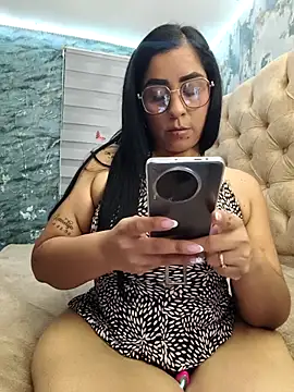 Snapshot of L_ucero chatting on 02.02.26 L ucero online show from 02.02.26