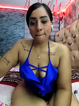 Snapshot of L_ucero chatting on 02.13.26 L ucero online show from 02.13.26