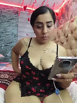 Snapshot of L_ucero chatting on 02.15.26 L ucero online show from 02.15.26