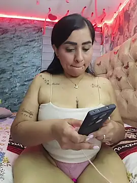 Snapshot of L_ucero chatting on 02.15.26 L ucero online show from 02.15.26