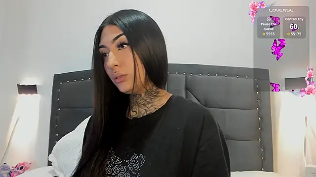 Snapshot of Lilith_Thompson chatting on 10.12.25 Lilith Thompson online show from 10.12.25