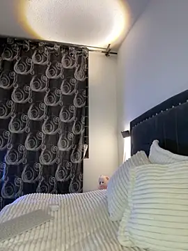 Snapshot of Lilith_Thompson chatting on 10.16.25 Lilith Thompson online show from 10.16.25