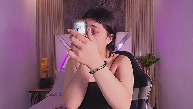 Melody Black  online show from 11.22.25