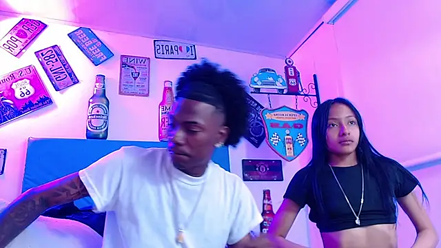 Snapshot of lili_roussi chatting on 09.22.25 lili roussi online show from 09.22.25