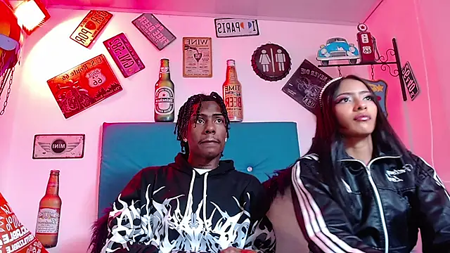 Snapshot of lili_roussi chatting on 10.30.25 lili roussi online show from 10.30.25