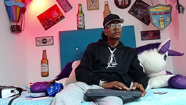 lili roussi online show from 12.18.25