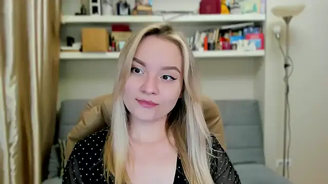 Kara Smith  online show from 09.18.25