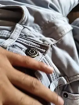 Snapshot of Mr_skywalker chatting on 10.28.25 Mr skywalker online show from 10.28.25