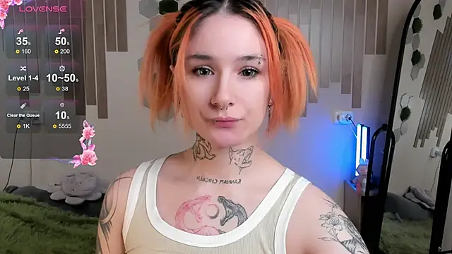 Snapshot of Angel_Monica chatting on 09.24.25 Angel Monica online show from 09.24.25