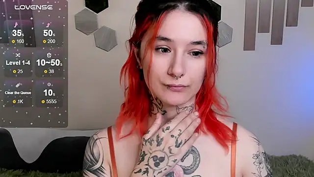 Snapshot of Angel_Monica chatting on 10.06.25 Angel Monica online show from 10.06.25