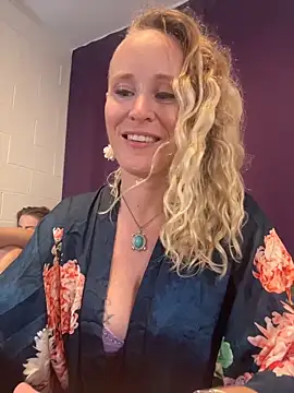 SusieandLacey online show from 06.14.26