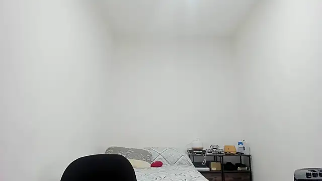 Snapshot of megan_milf79 chatting on 10.12.25 megan milf79 online show from 10.12.25