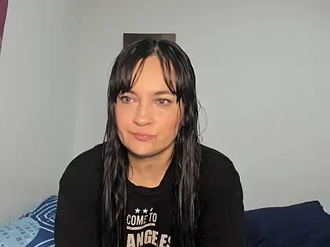 Snapshot of megan_milf79 chatting on 10.24.25 megan milf79 online show from 10.24.25