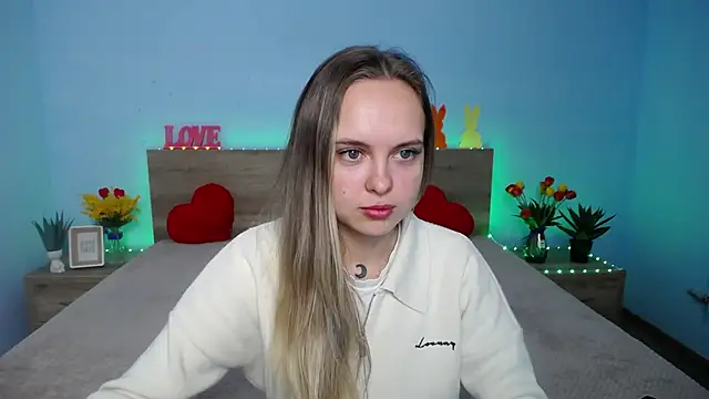 KhaleesiMoon online show from 03.11.25