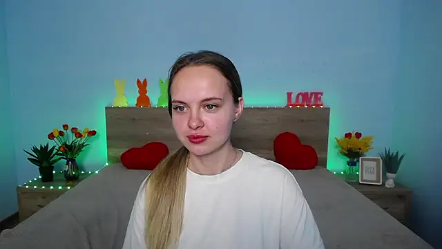 KhaleesiMoon online show from 03.11.25