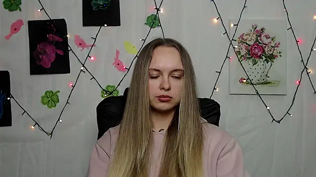 KhaleesiMoon online show from 03.19.25