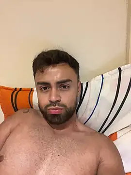 Snapshot of hornyboys15 chatting on 03.11.25 hornyboys15 online show from 03.11.25