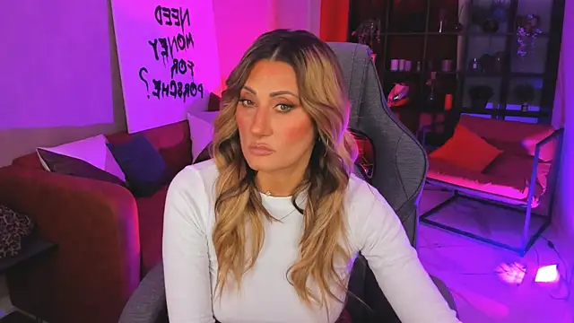 SarahAlluring online show from 10.18.25