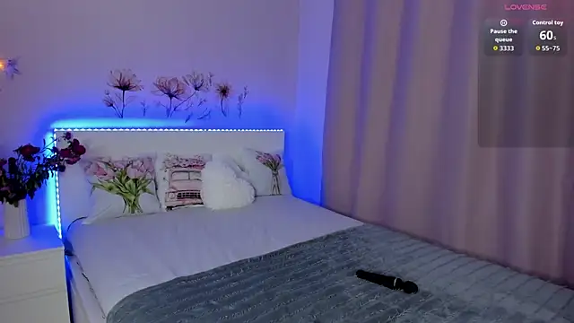 Eva McCoy online show from 09.16.25