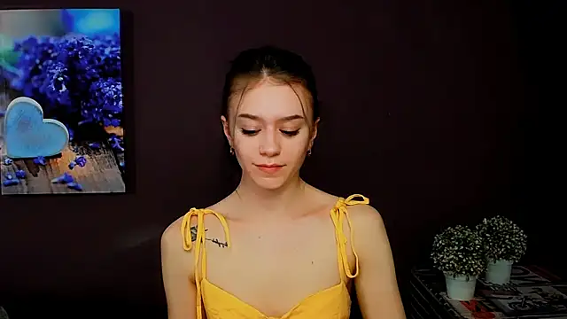 Snapshot of LanaTey chatting on 03.20.25 LanaTey online show from 03.20.25