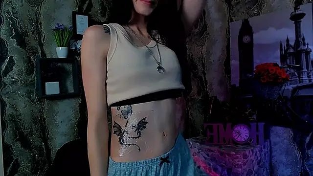 Snapshot of LanaTey chatting on 10.17.25 LanaTey online show from 10.17.25