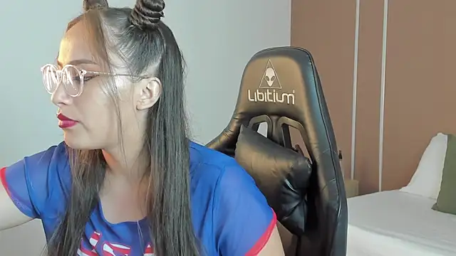 sophia martinezz  online show from 10.14.25