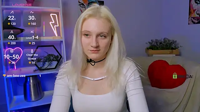 madam uliis online show from 03.18.25