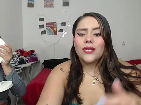 Snapshot of nicky_andcamil chatting on 11.18.25 nicky andcamil online show from 11.18.25