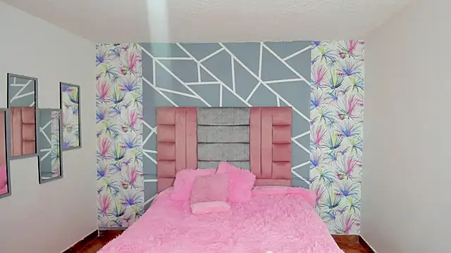 Snapshot of Asaray_T chatting on 03.19.25 Asaray T online show from 03.19.25