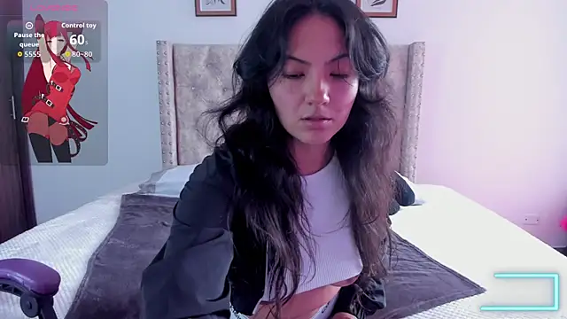 Snapshot of Asaray_T chatting on 10.27.25 Asaray T online show from 10.27.25