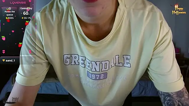 mia velvet1 online show from 10.31.25