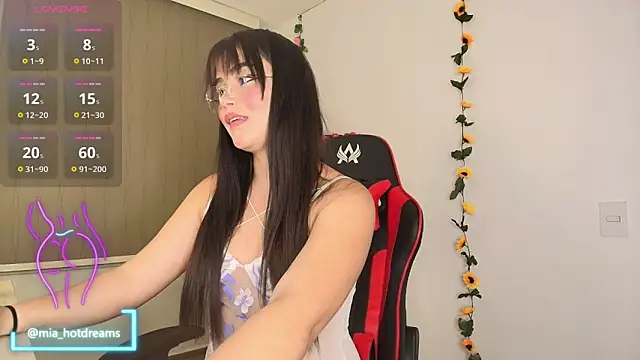 mia hotdreams online show from 03.21.25