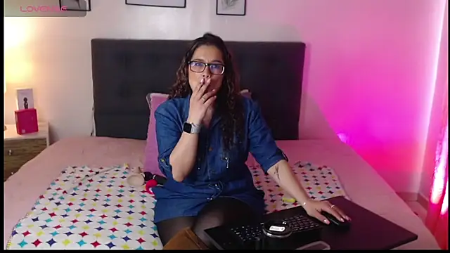 Rose Thompson1 online show from 02.28.26