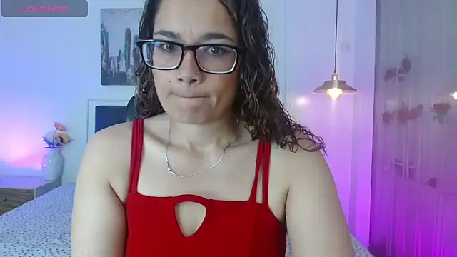 Rose Thompson1 online show from 05.13.26