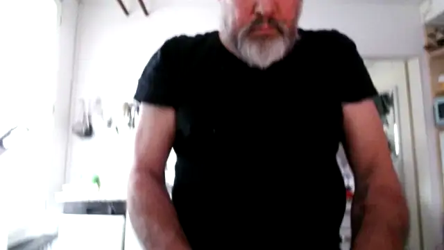 Snapshot of Berg_Boy chatting on 02.22.26 Berg Boy online show from 02.22.26