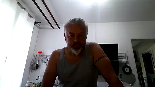 Snapshot of Berg_Boy chatting on 07.11.26 Berg Boy online show from 07.11.26