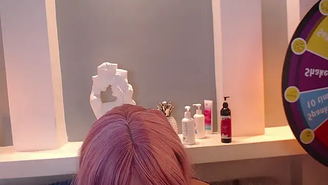 Snapshot of milu_w4llace chatting on 03.15.25 milu w4llace online show from 03.15.25