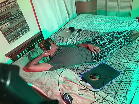 Snapshot of anthonyroth chatting on 03.12.25 anthonyroth online show from 03.12.25